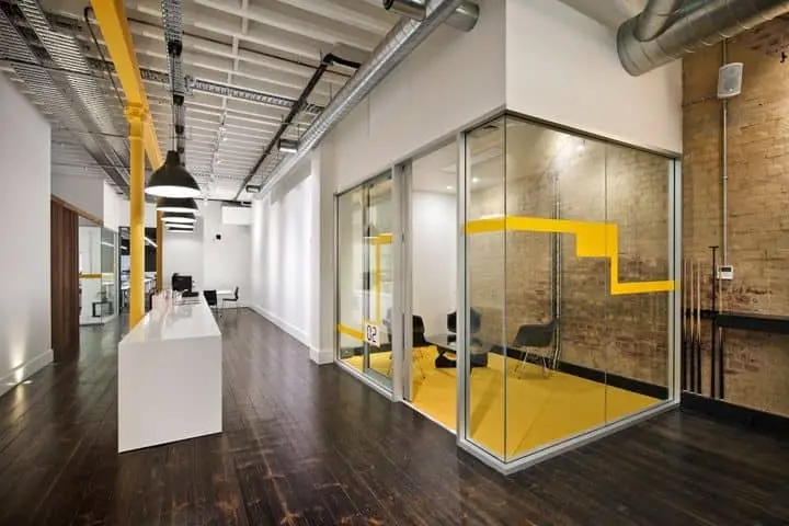 reforma oficina coffie corner